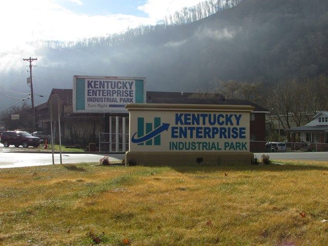 1296 S Mayo Trl, Pikeville, KY 41501